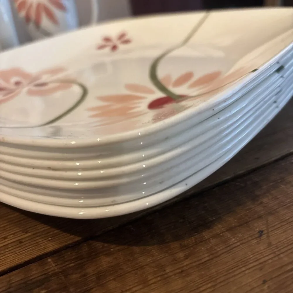 Corelle Pretty Pink 14 piece Set Square Dinnerware Plates, Mugs Floral